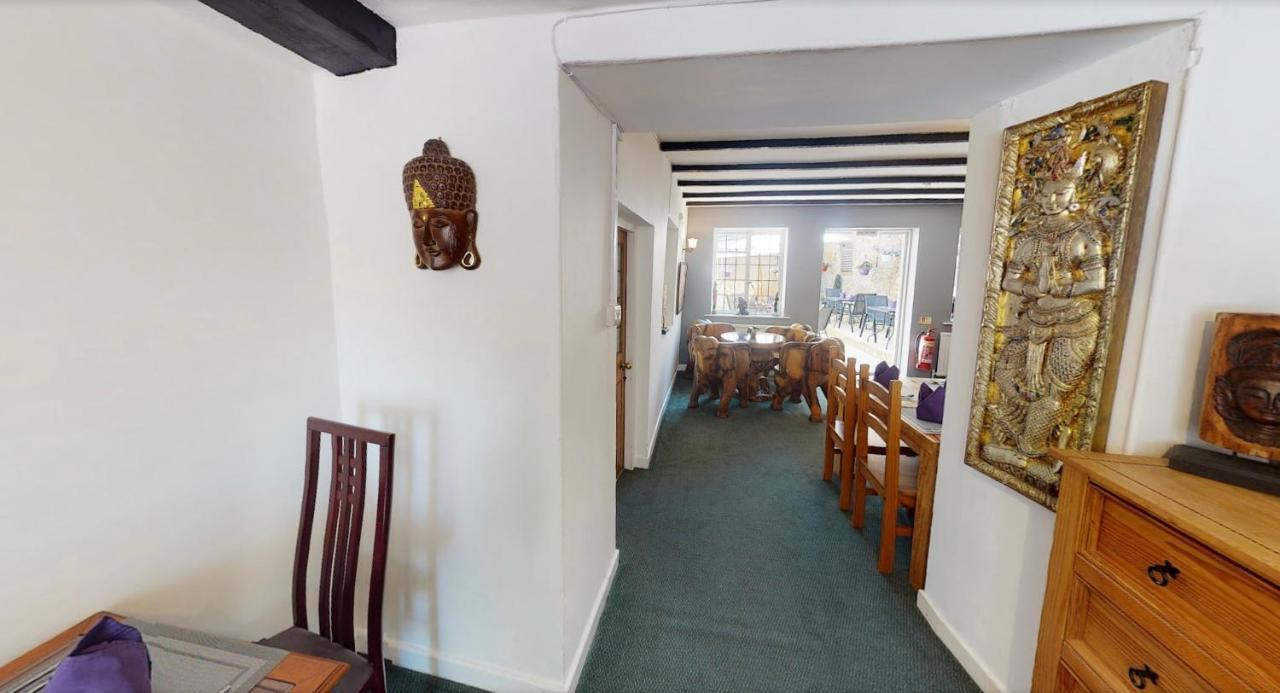 Siam Cottage Guesthouse Over 300 Years Old With Thai Restaurant Moreton-in-Marsh Екстериор снимка