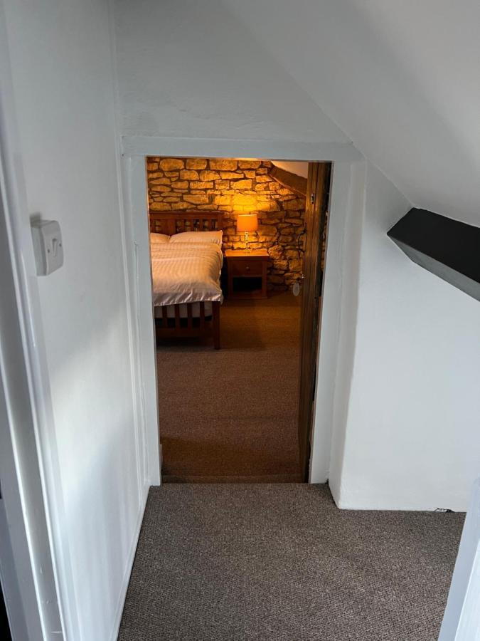 Siam Cottage Guesthouse Over 300 Years Old With Thai Restaurant Moreton-in-Marsh Екстериор снимка