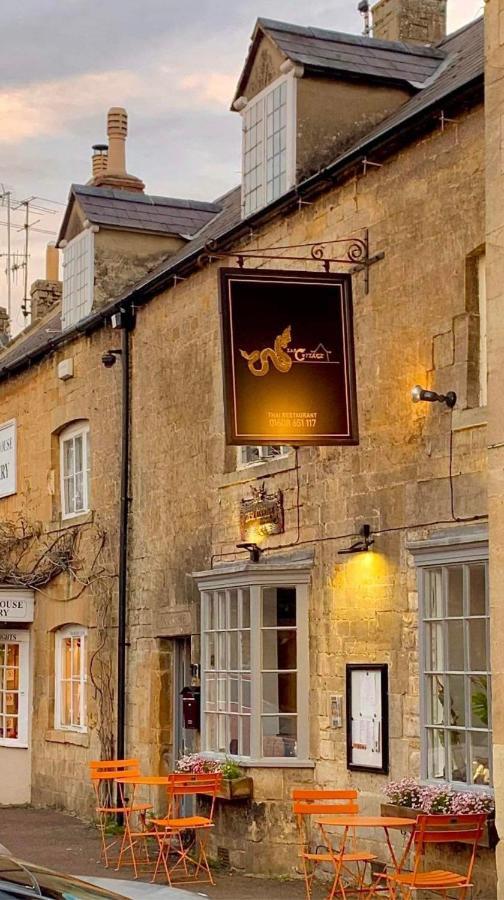 Siam Cottage Guesthouse Over 300 Years Old With Thai Restaurant Moreton-in-Marsh Екстериор снимка
