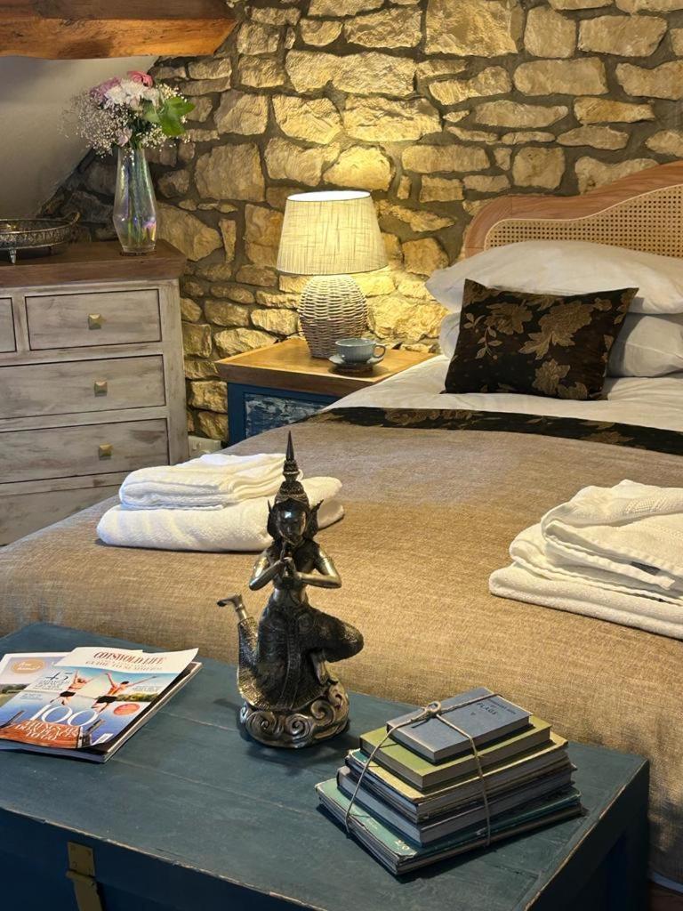 Siam Cottage Guesthouse Over 300 Years Old With Thai Restaurant Moreton-in-Marsh Екстериор снимка